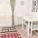 Beautiful Studio In Heart Of City Center