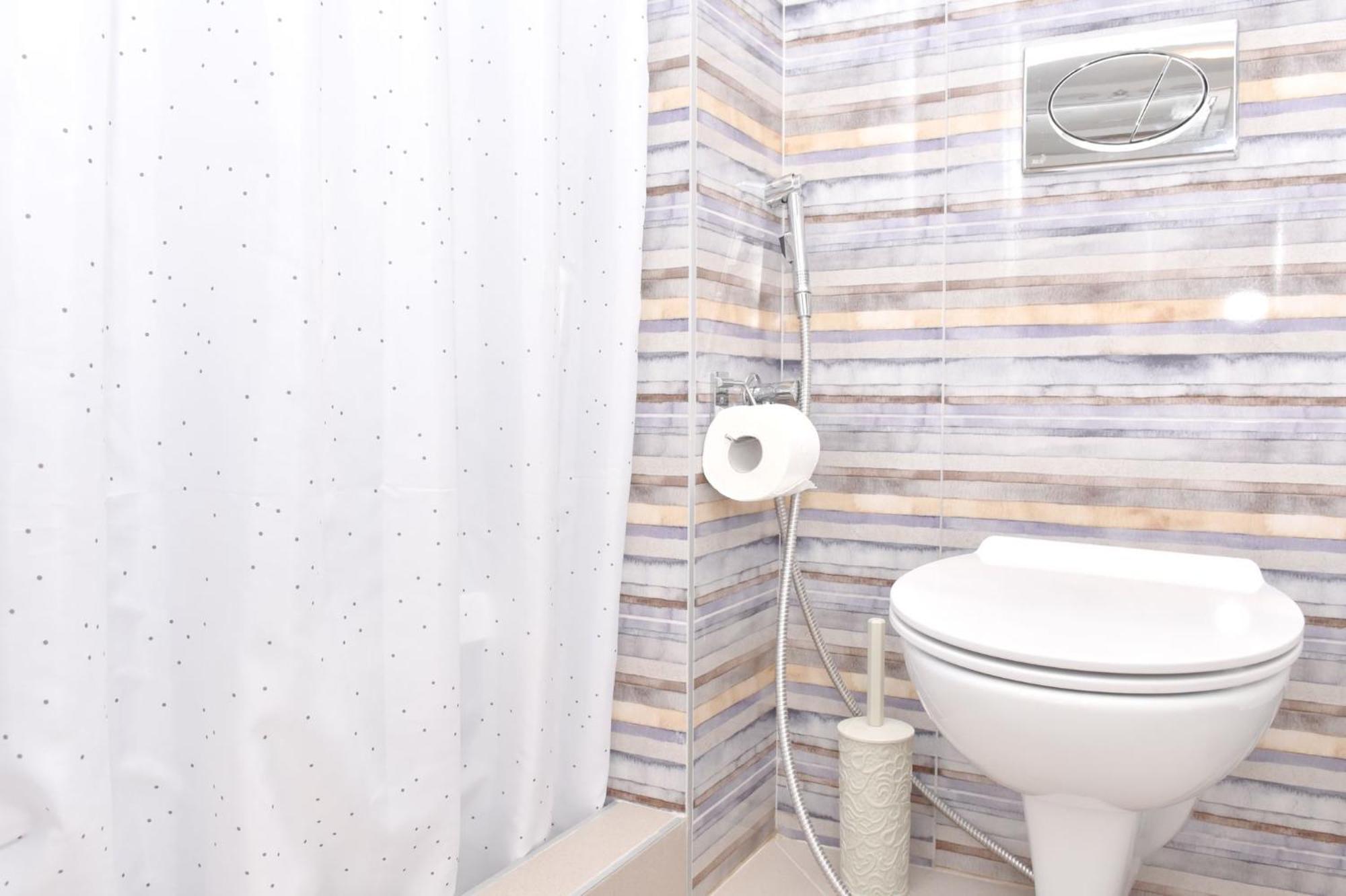 Beautiful In Heart Of Center Apartma