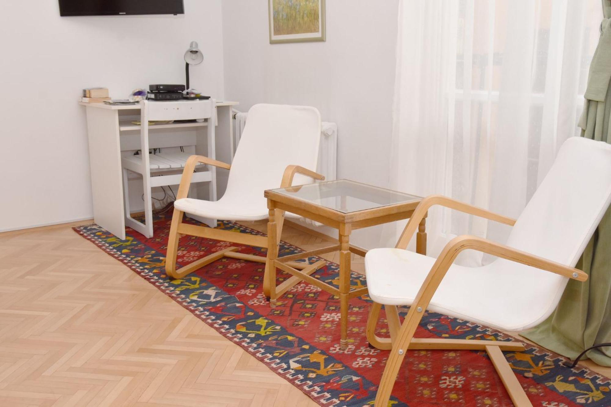 Apartment Beautiful In Heart Of Center *